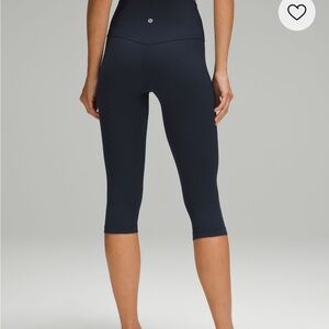 Lululemon Navy Cropped Leggings 17” size 2